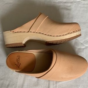 Lotta from Stockholm Elsa lime wood clog in natural undyed leather size 39